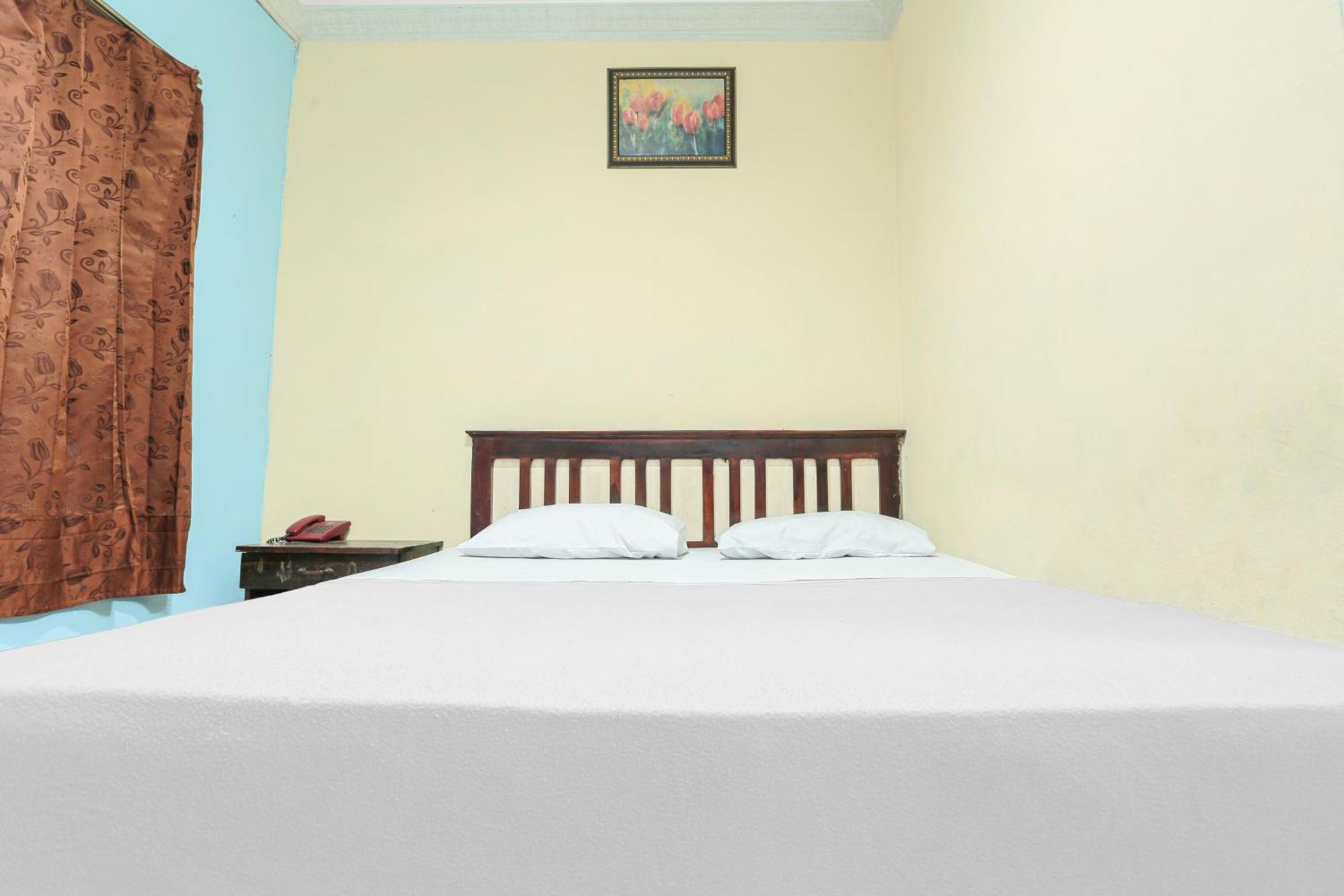 Oyo 93046 Hotel Fortuna Parepare Екстер'єр фото