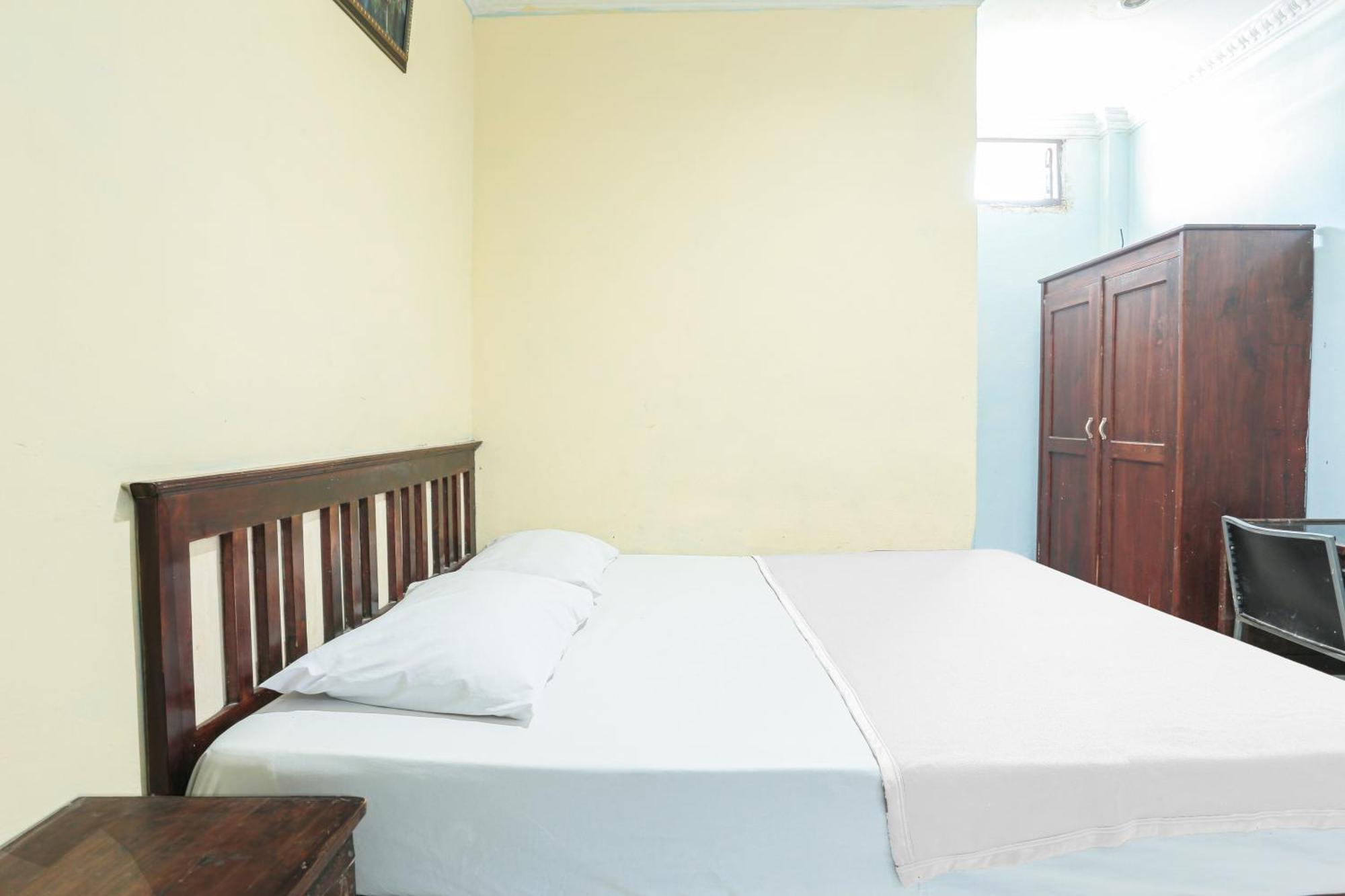 Oyo 93046 Hotel Fortuna Parepare Екстер'єр фото