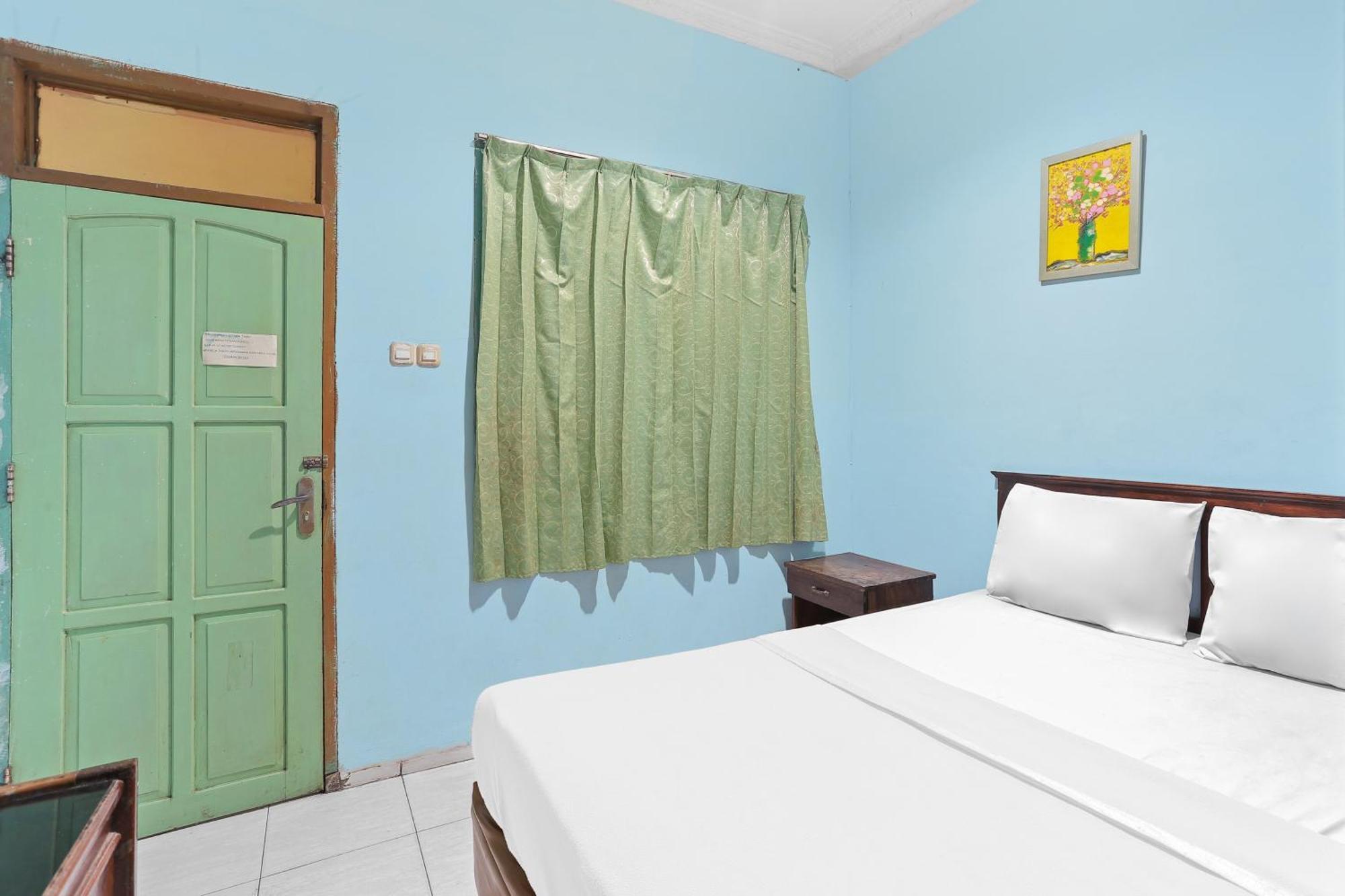 Oyo 93046 Hotel Fortuna Parepare Екстер'єр фото