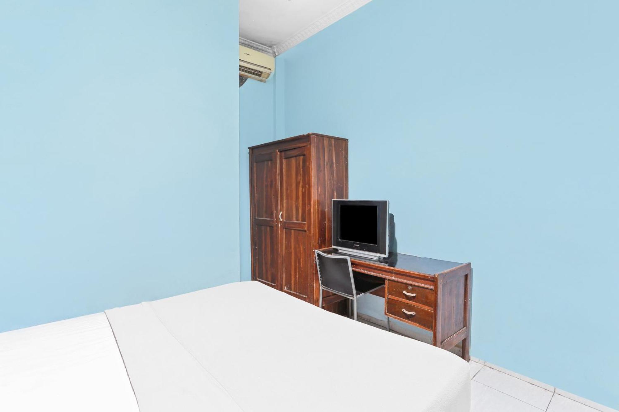 Oyo 93046 Hotel Fortuna Parepare Екстер'єр фото
