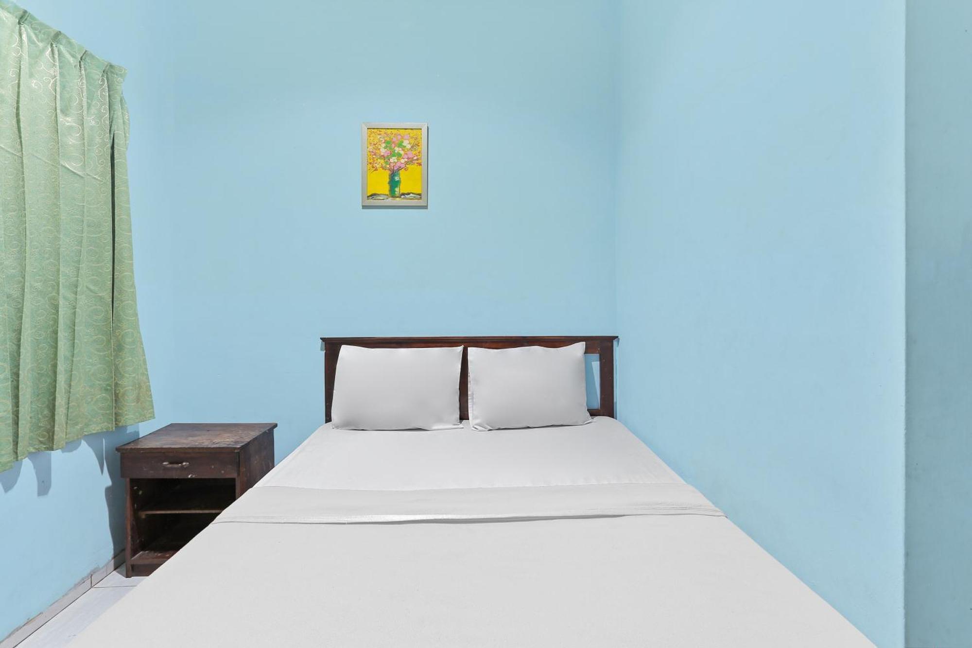Oyo 93046 Hotel Fortuna Parepare Екстер'єр фото