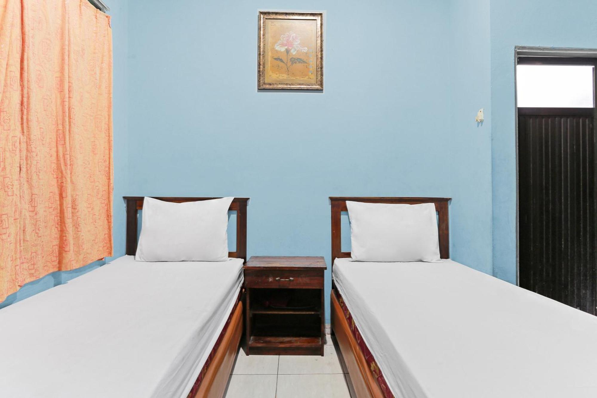 Oyo 93046 Hotel Fortuna Parepare Екстер'єр фото