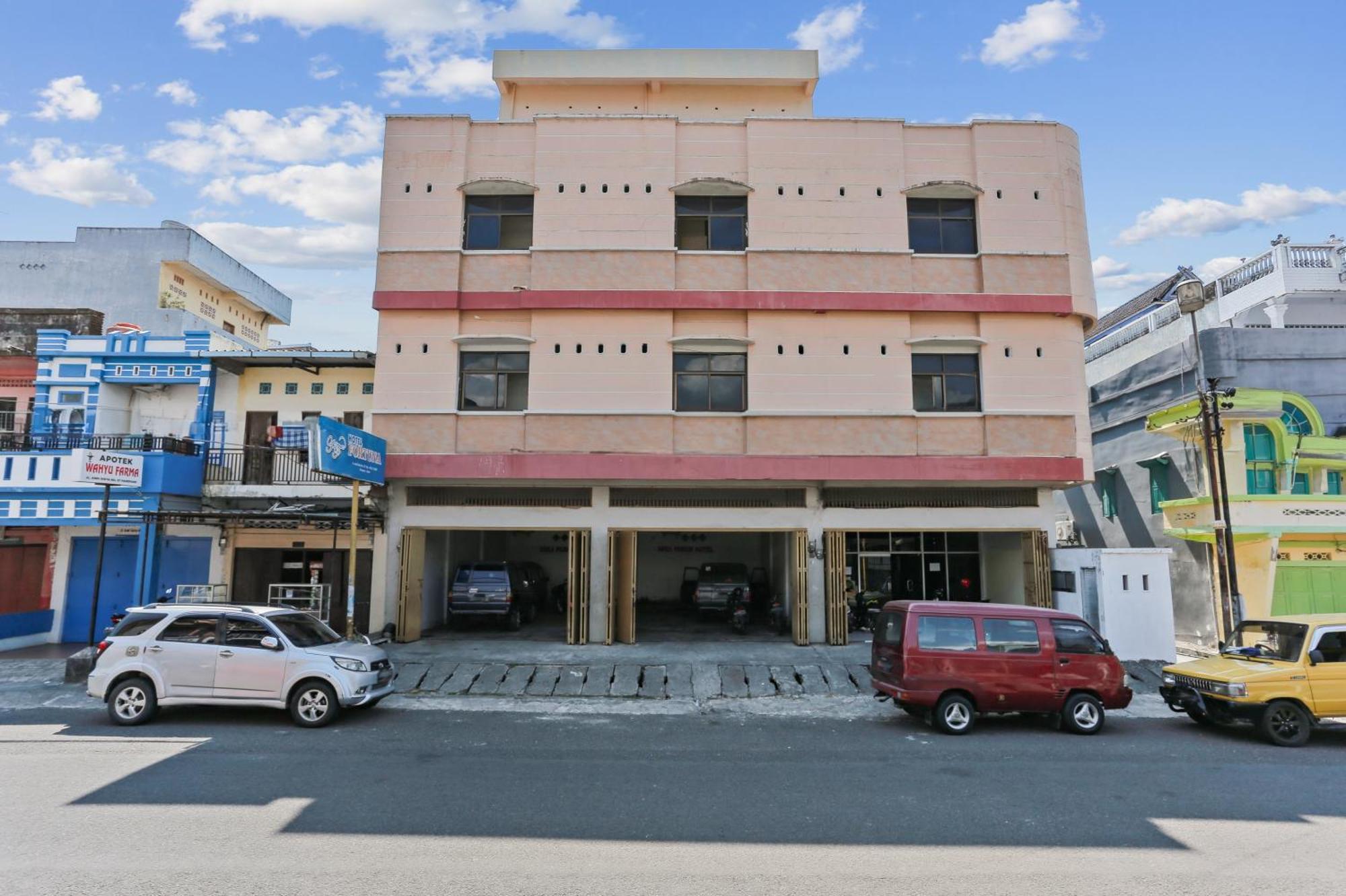 Oyo 93046 Hotel Fortuna Parepare Екстер'єр фото
