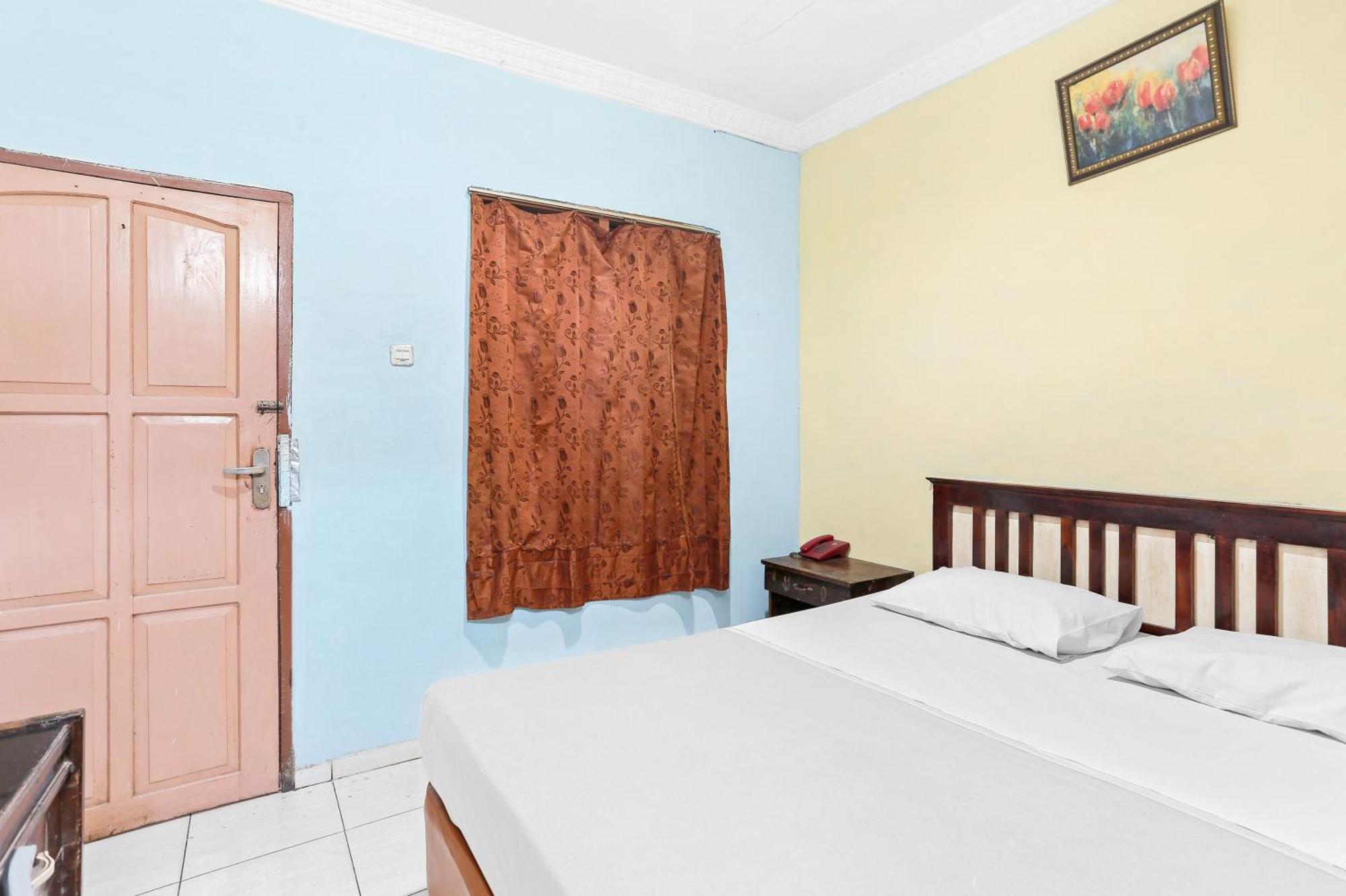 Oyo 93046 Hotel Fortuna Parepare Екстер'єр фото
